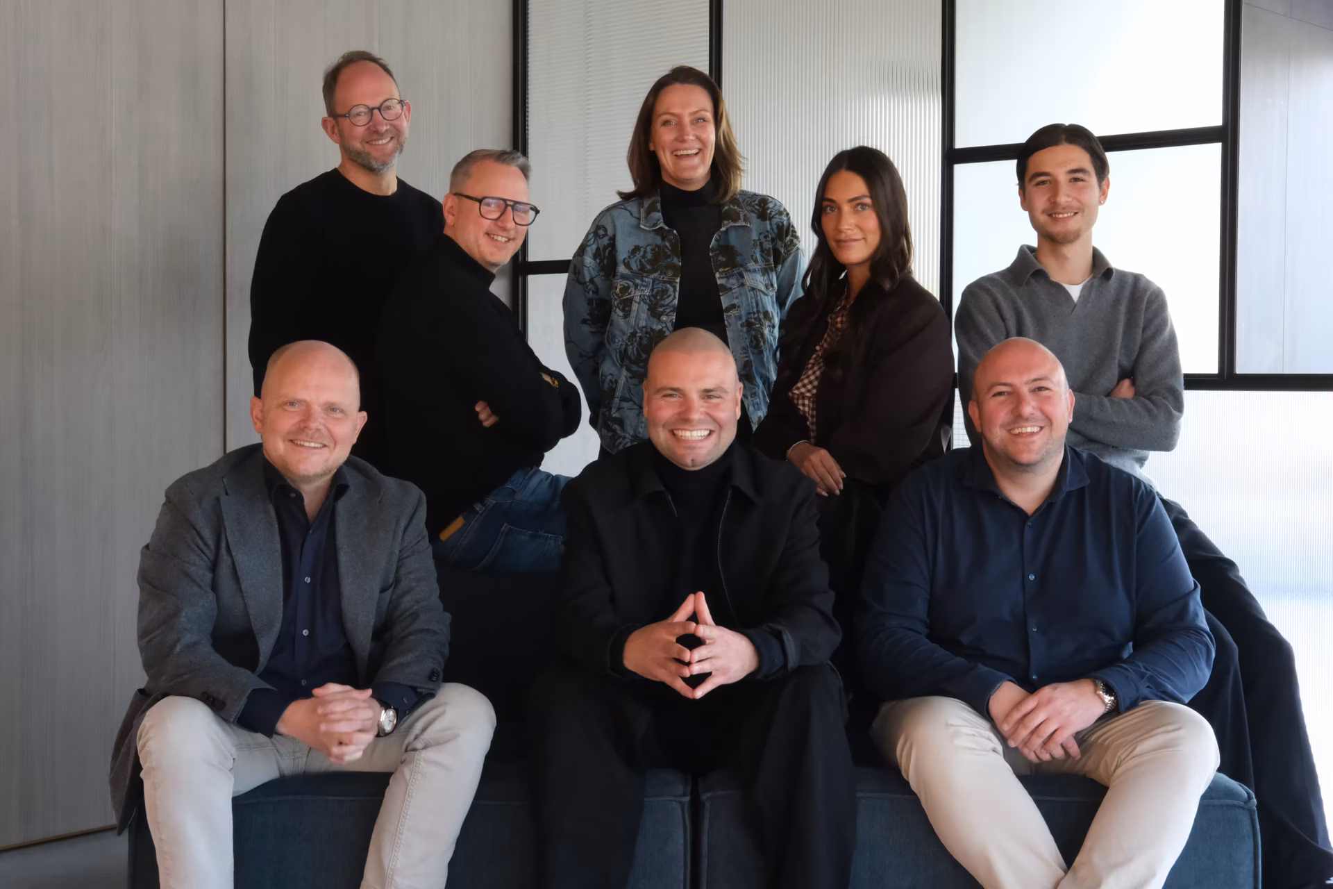 El equipo de Vida Doors